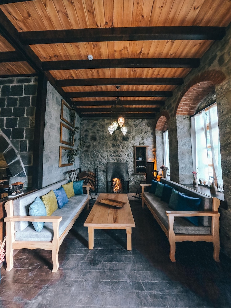 Dudii Konak Hotel 18/25