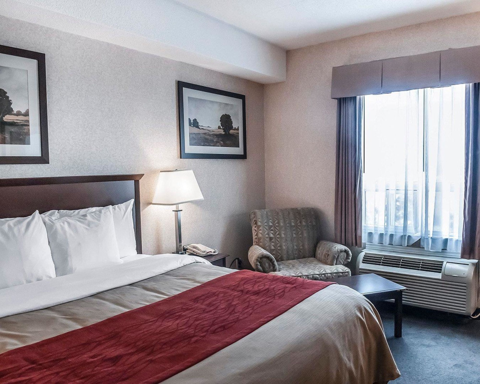 ROOM, KING BED