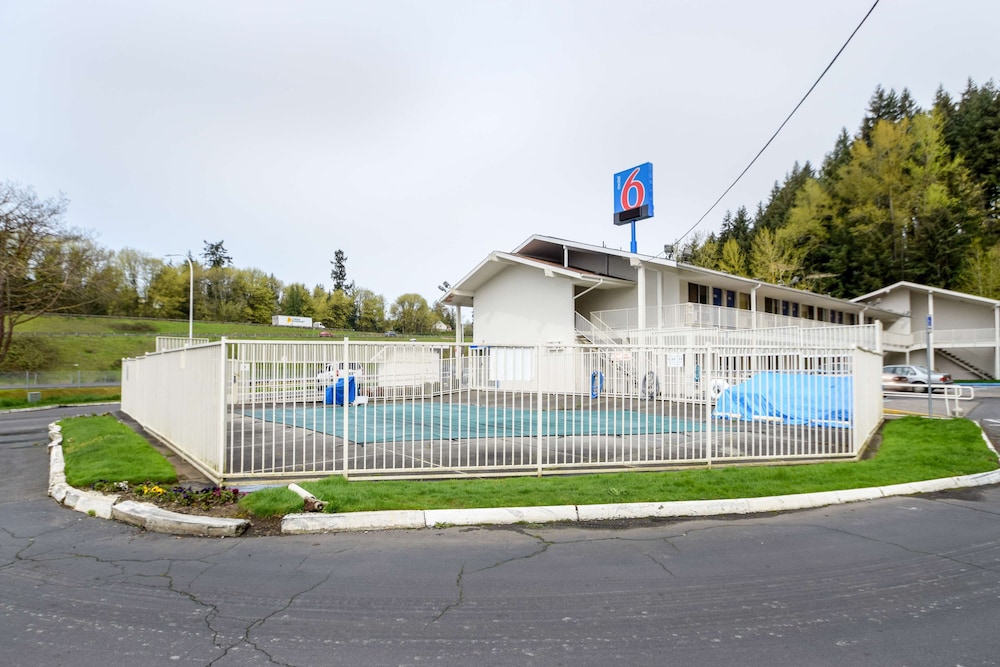 Motel6 Kelso, WA - Mt. St. Helens 37/45