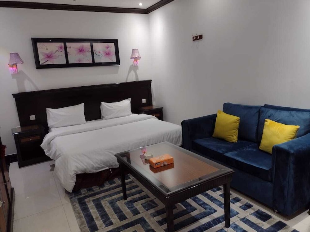 Deyala Hotel Apartments 1 8/17