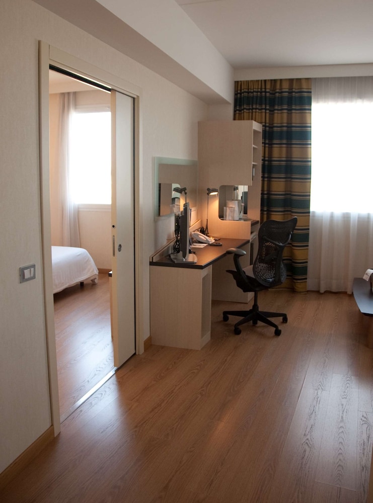 Hilton Garden Inn Rome Airport 61/75