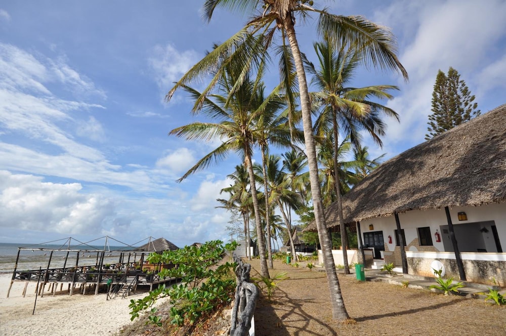 KILIFI BAY BEACH RESORT 40/50