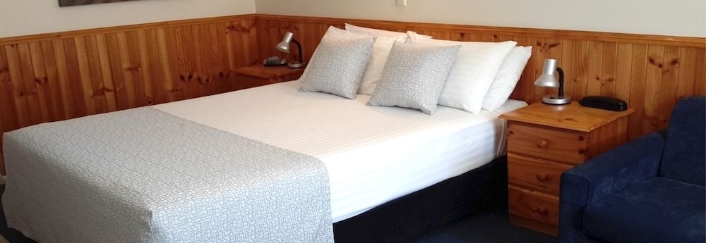 Twin Towns Motel 12/46