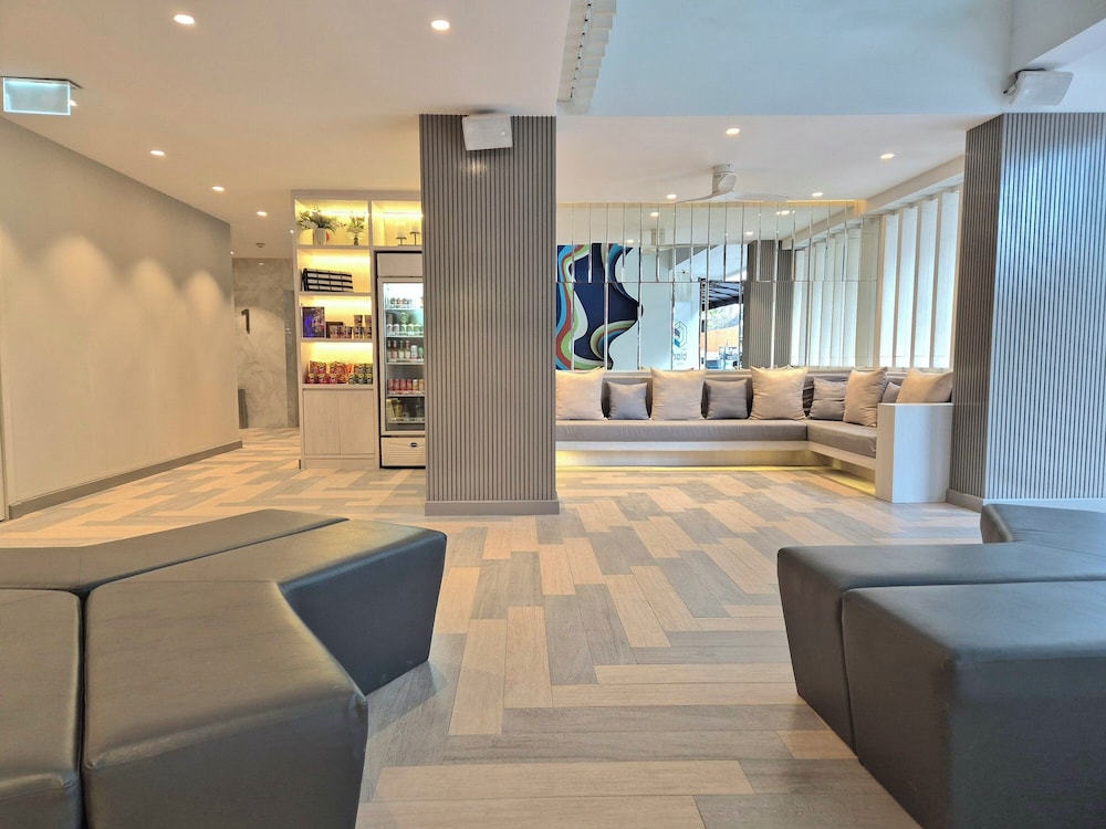The Bloc Hotel 48/65