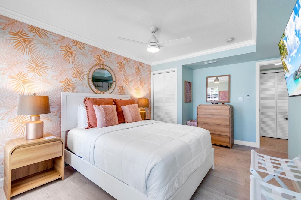 Barefoot Beach Resort 37/77