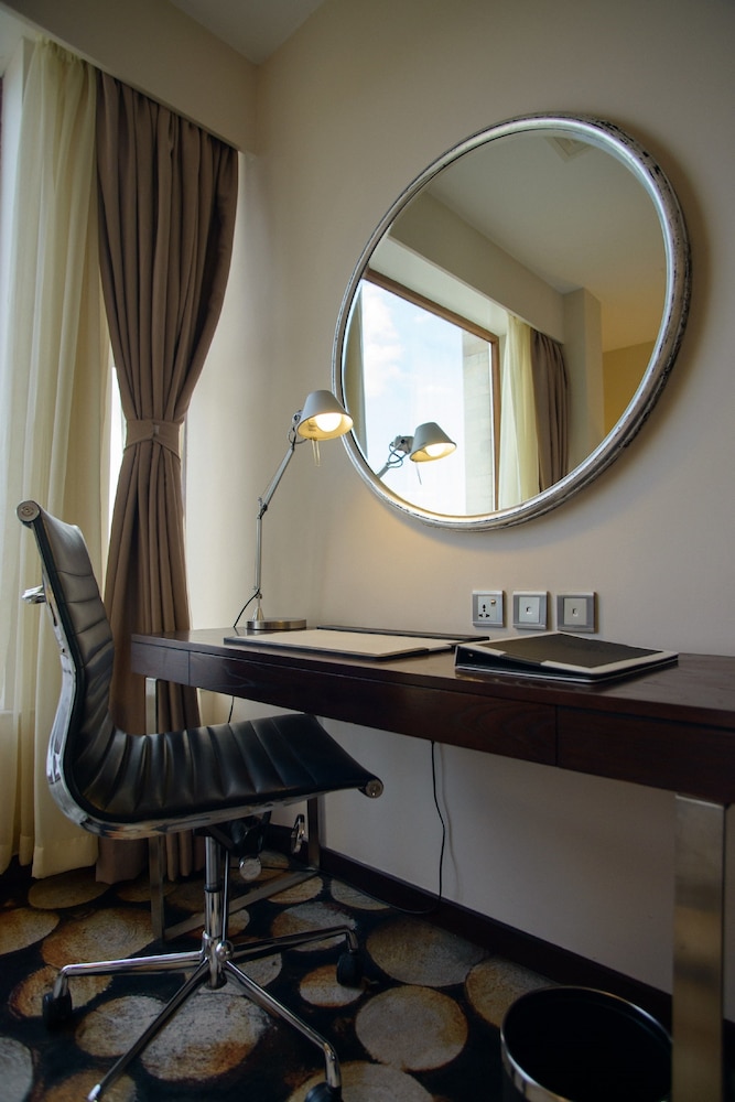 The Concord Hotel And Suites 20/36
