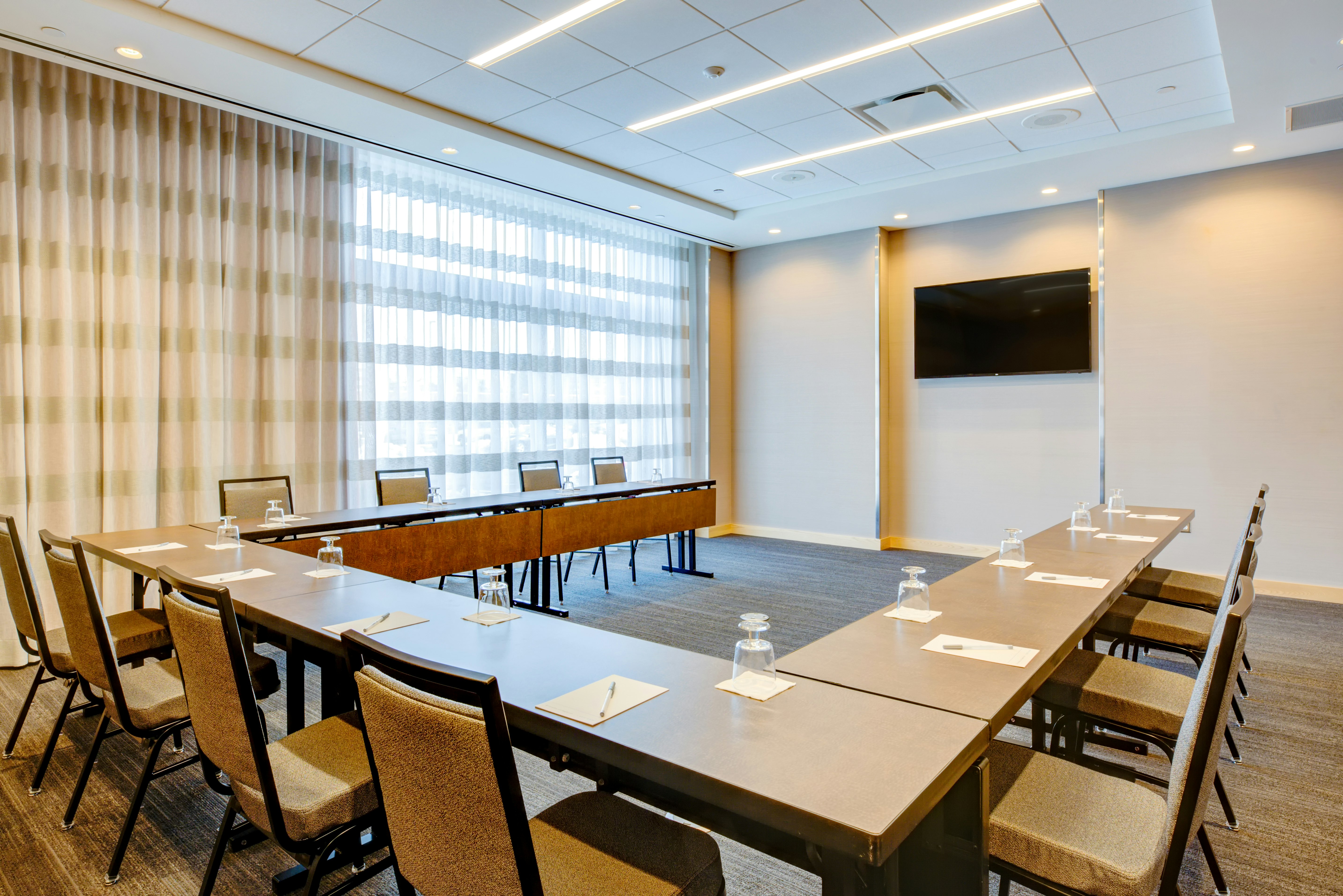 Hampton Inn & Suites Boston/Waltham 19/28