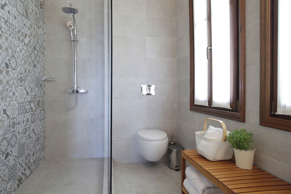 Skopelos Village Hotel Apartments 72/75