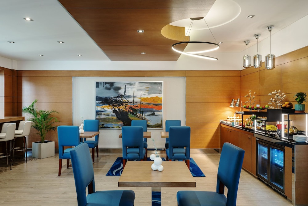 Sheraton The Walk, Dubai 30/48