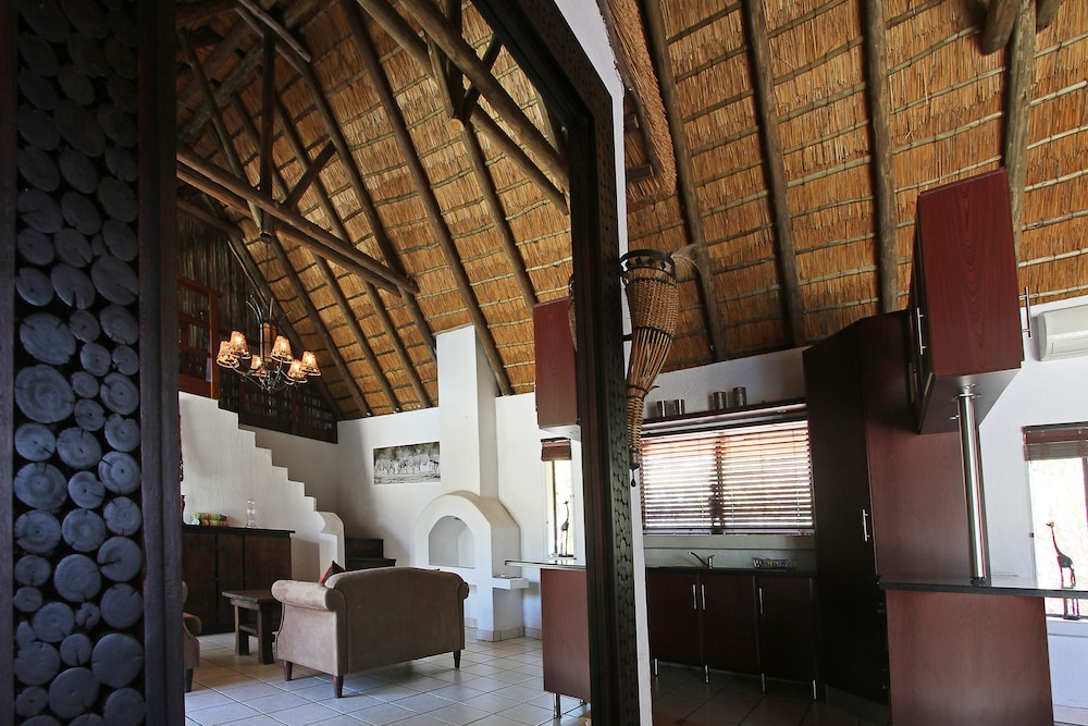 Normann Safari Bush Lodge 50/50