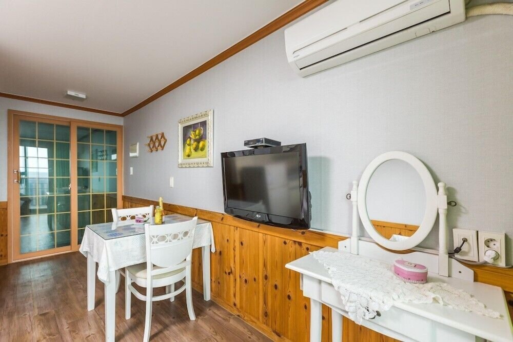 Yeongdeok Sora Pension 40/50