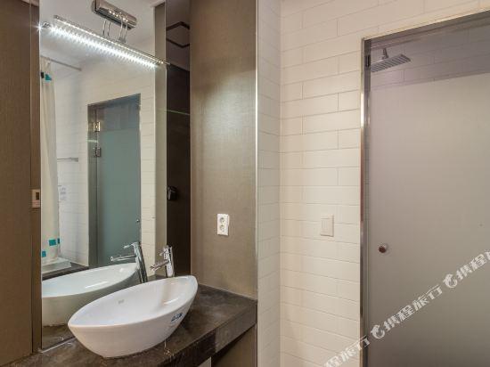 G Tourist Hotel 49/53
