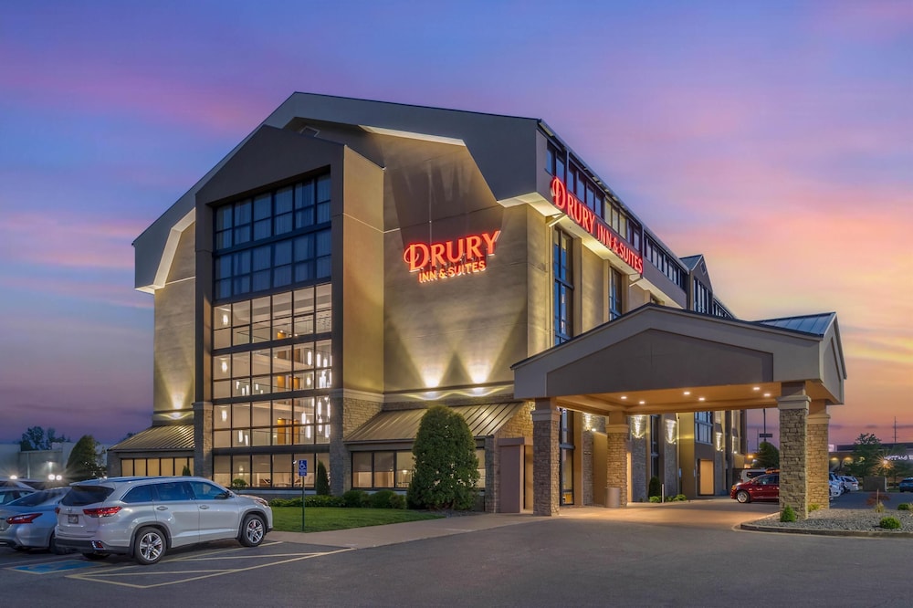 Drury Inn and Suites Paducah 2/50