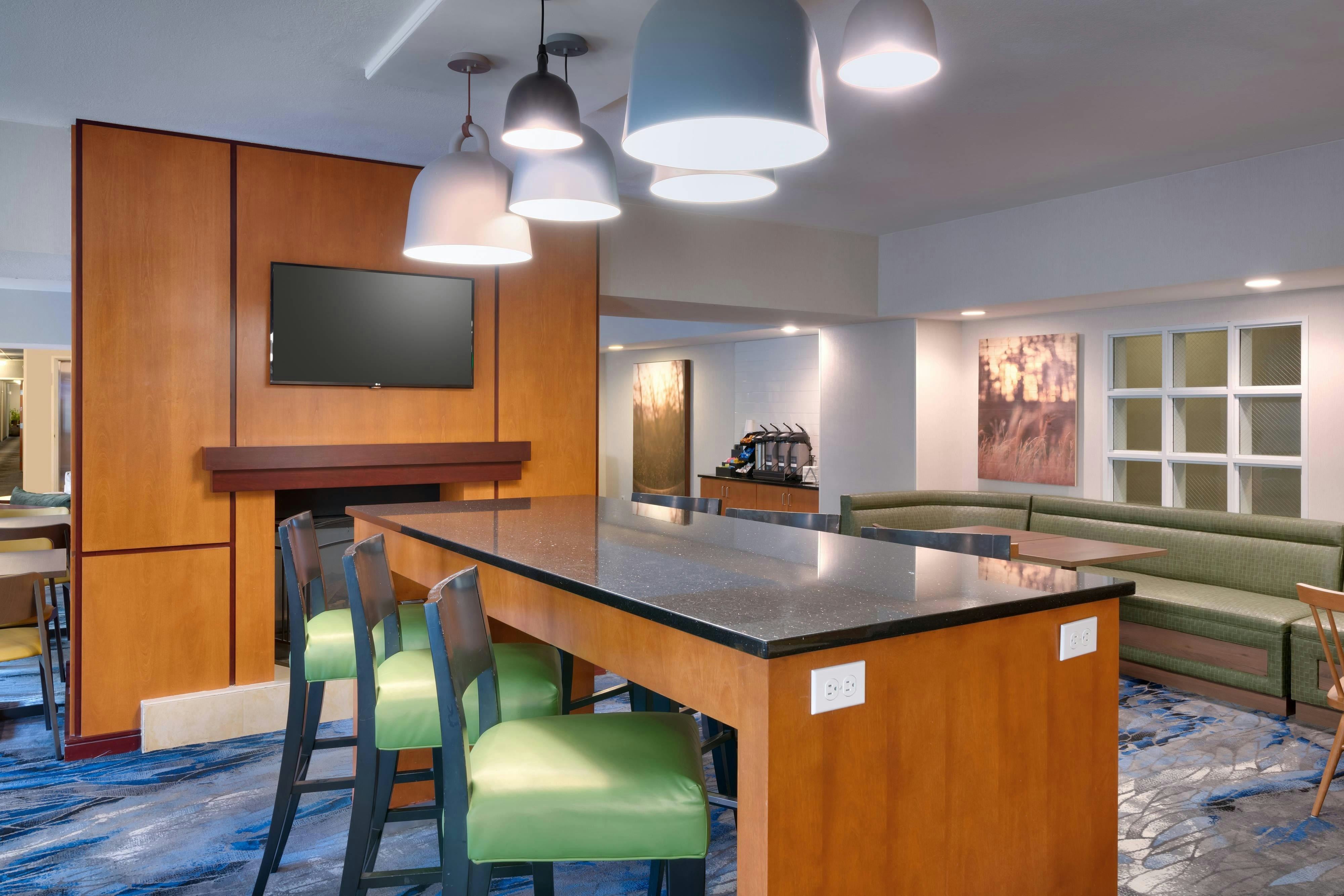 Fairfield Inn Seattle Bellevue 13/15