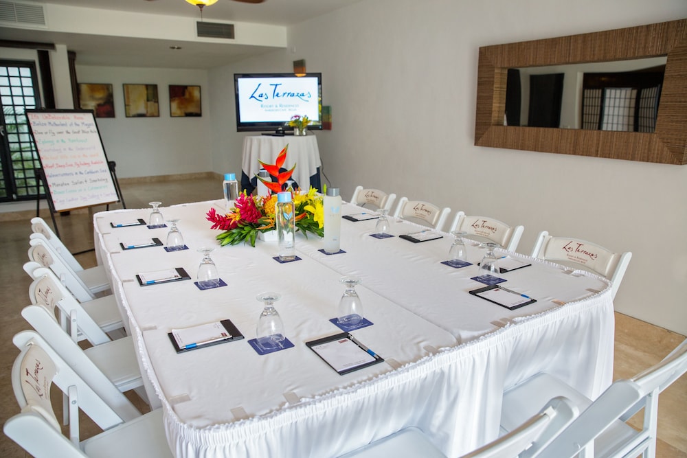 Las Terrazas Resort And Residences 67/77