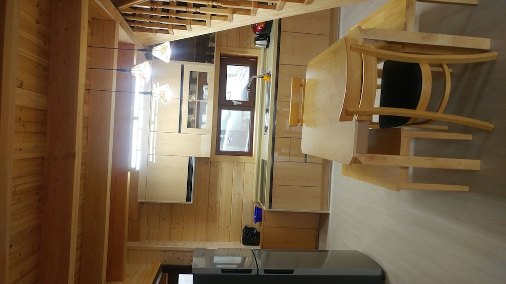 Daegwallyeong Solbawee Log-Housing Pension 12/22