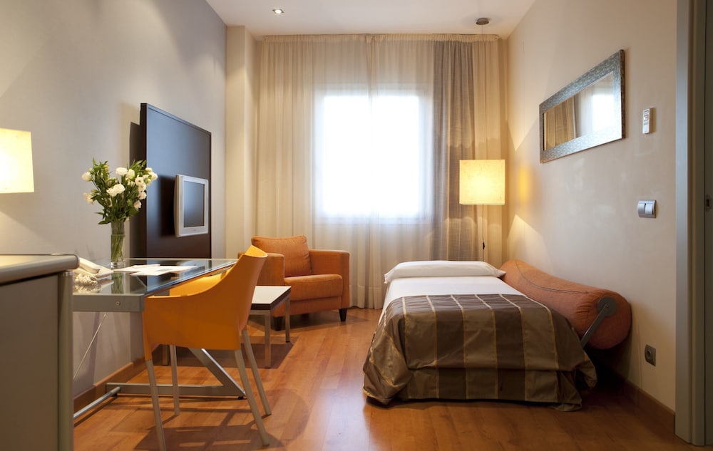 Hotel Vertice Aljarafe 56/64