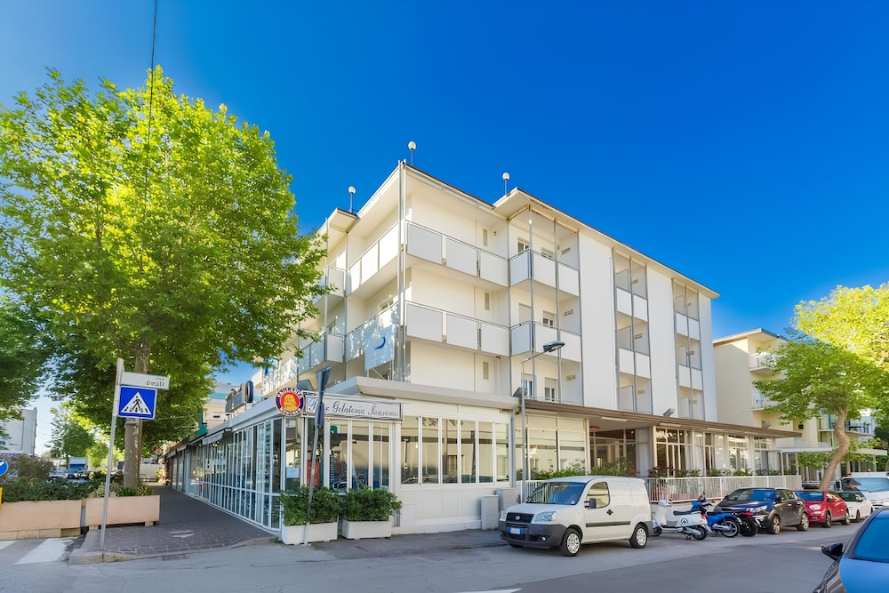 Hotel Sanremo 38/50