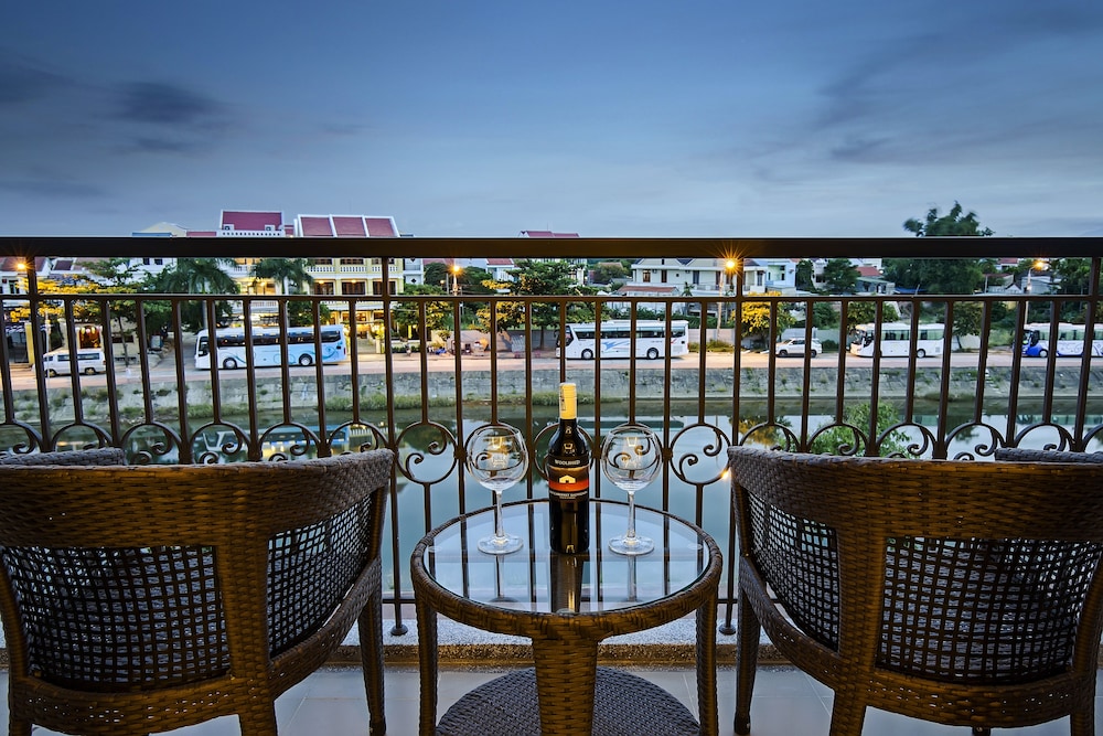 Laluna Hoi An Riverside Hotel & Spa 55/71