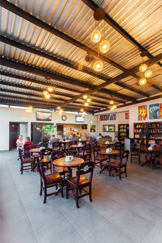restaurant-cafeteria