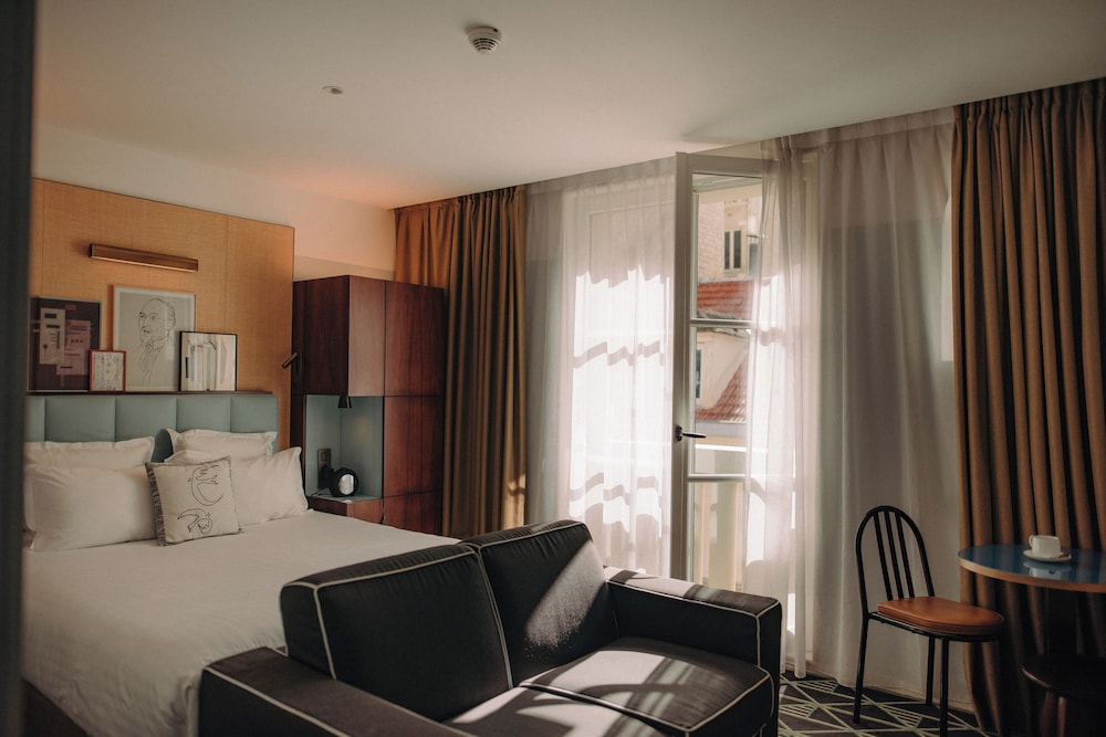 Hotel Eiffel Blomet 27/68