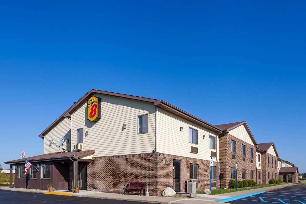 Super 8 by Wyndham Imlay City 1/27