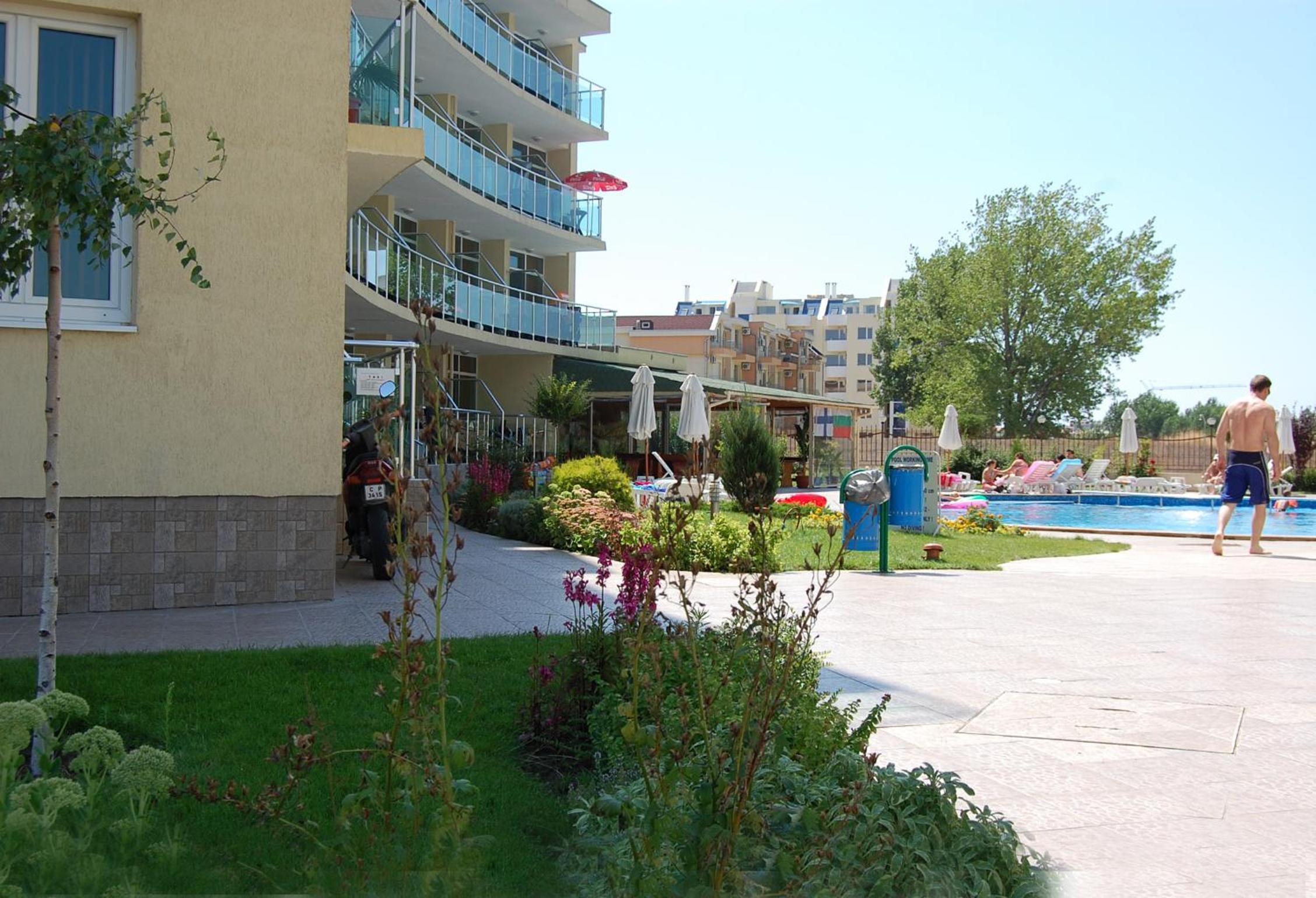 Julia Family Apartments 50/62