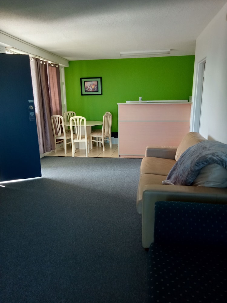 Annerley Motor Inn 45/69