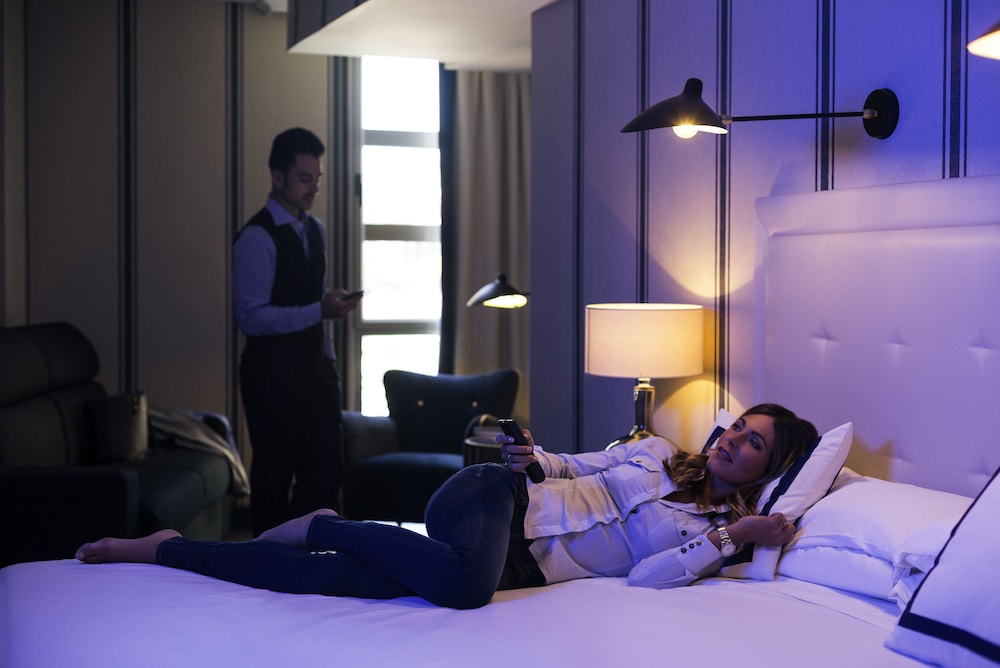FAMILY, QUEEN BED, SOFA