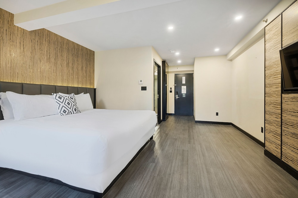 Hudson Yards Hotel 2/50