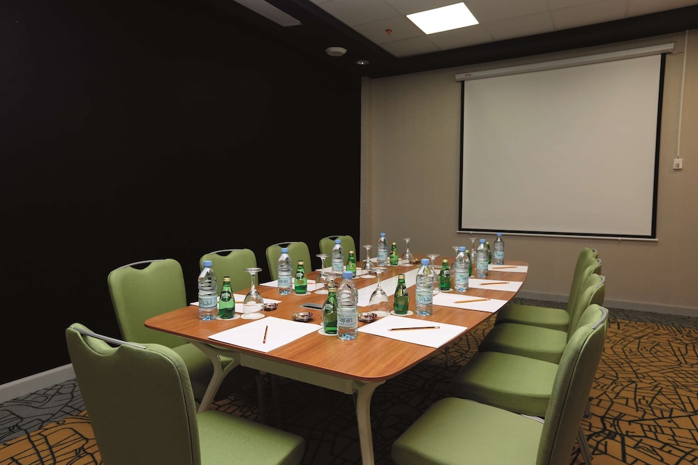 بارك إن باي راديسون نجران(Park Inn by Radisson Najran) 59/66
