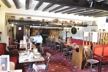 The Red Lion 17/32