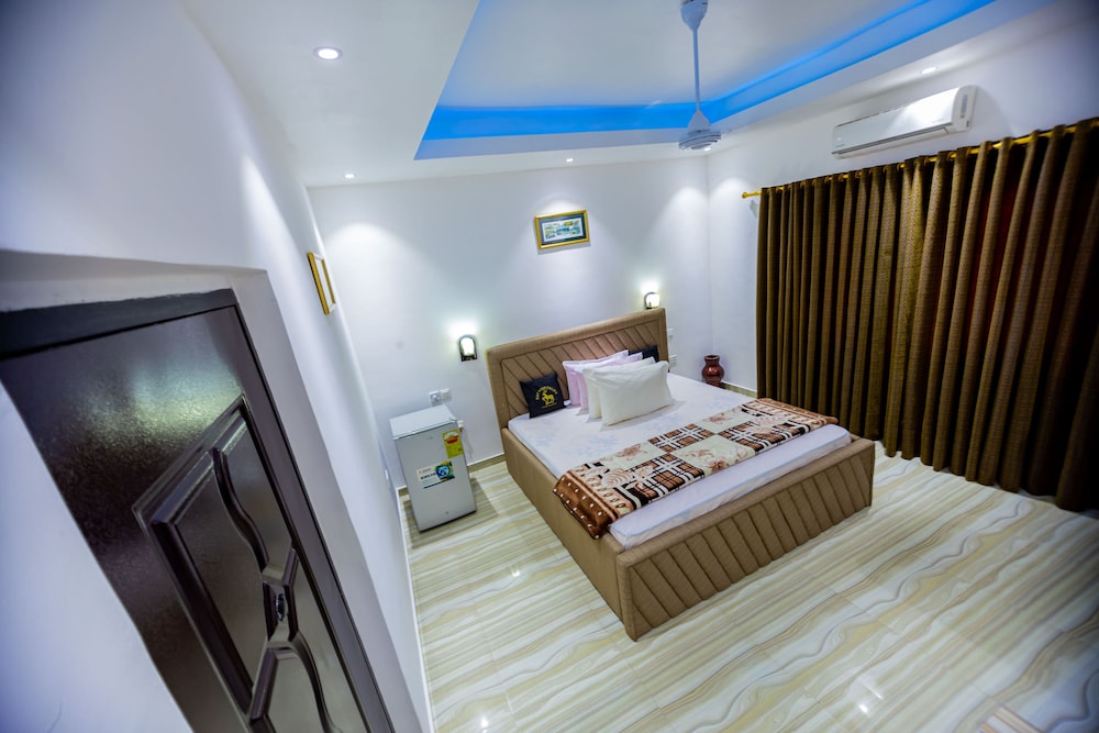 EXECUTIVE, QUEEN BED