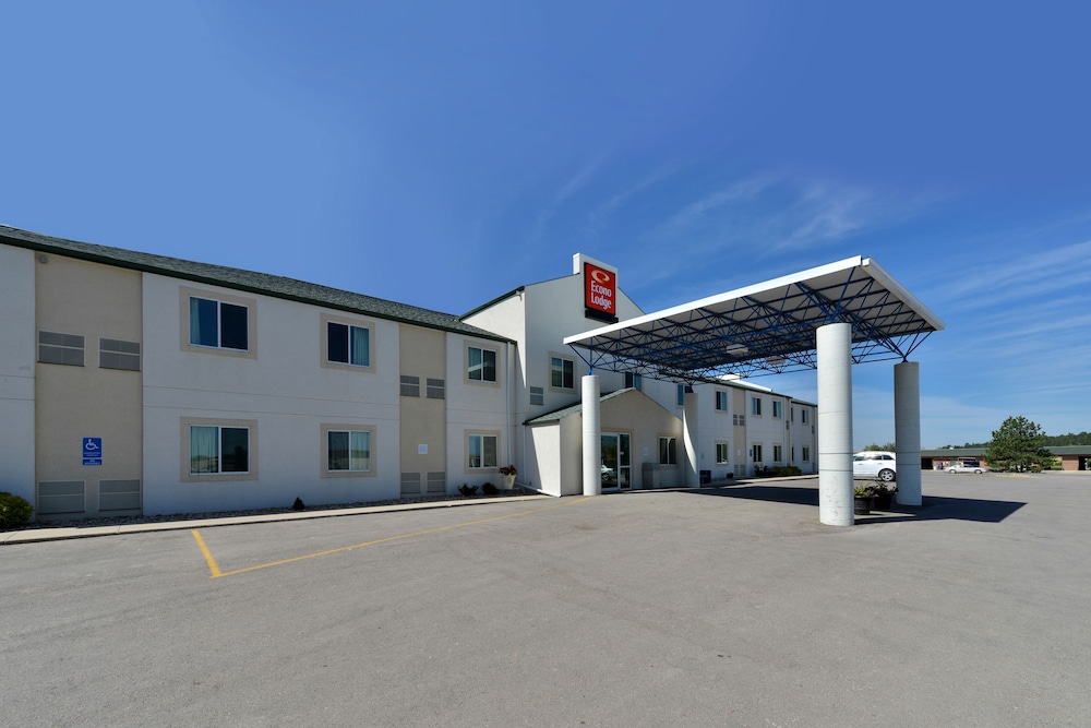 Econo Lodge Belle Fourche, SD 33/36