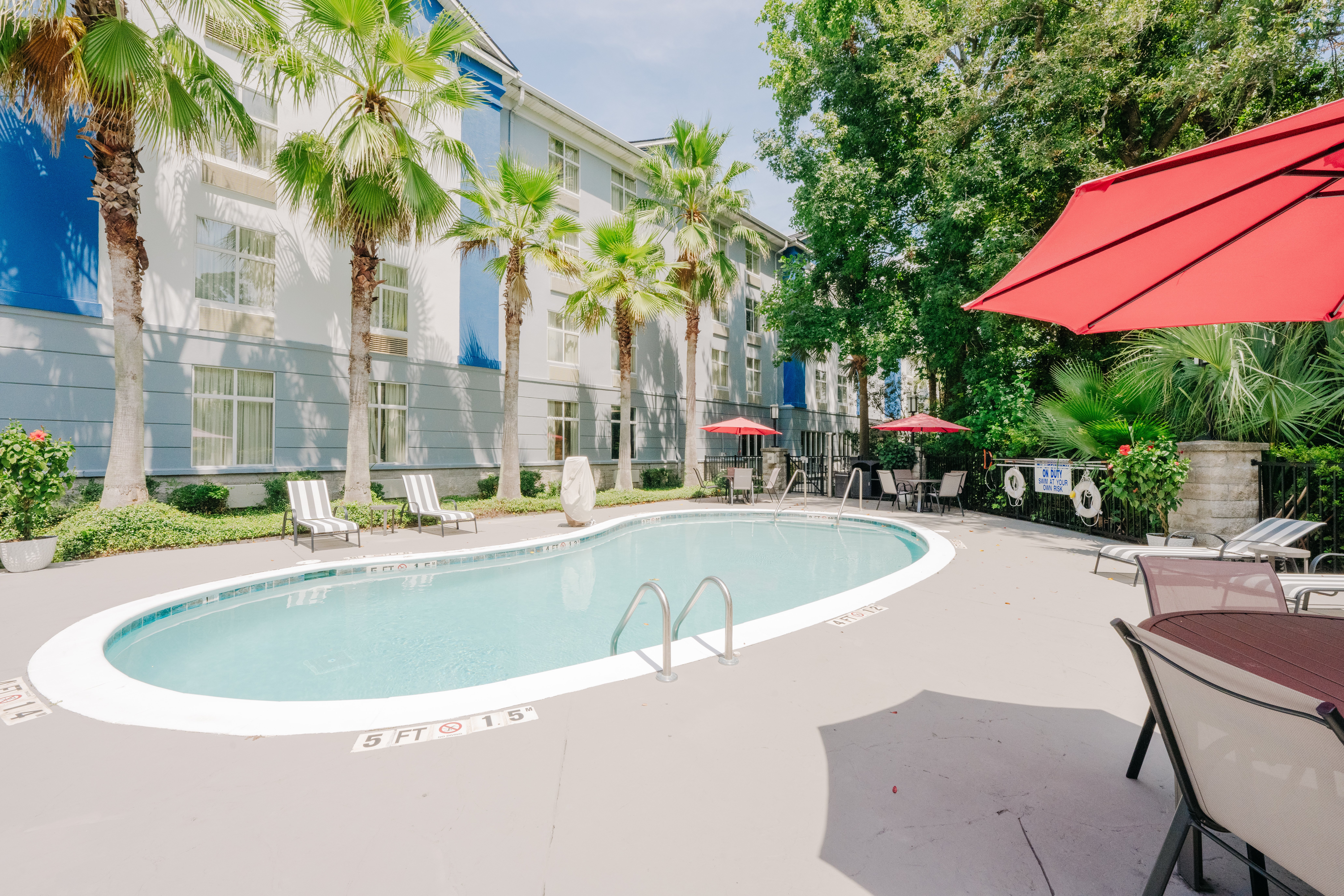 Holiday Inn Express Charleston Ashley Phosphate 28/30