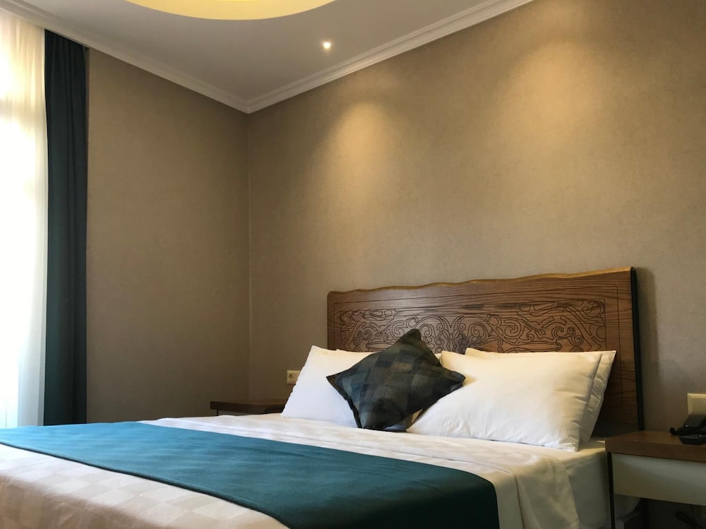 Galatahan Hotel 13/55