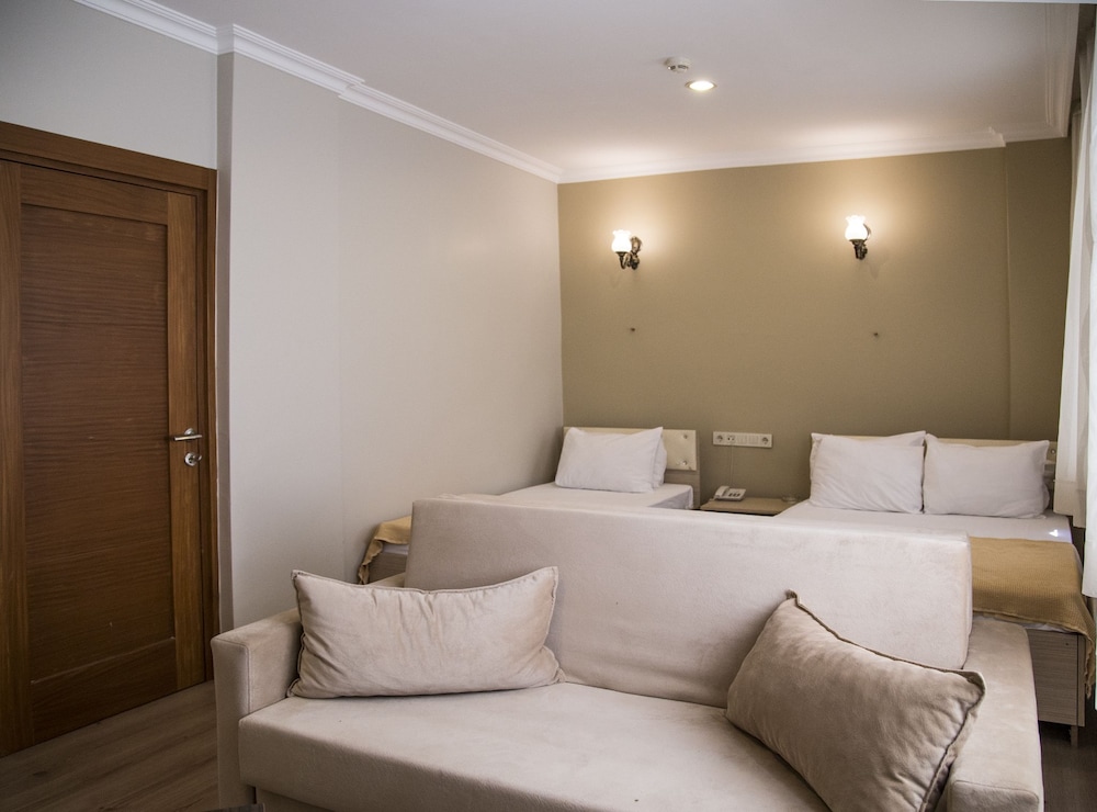 Hotel Balo 11/50