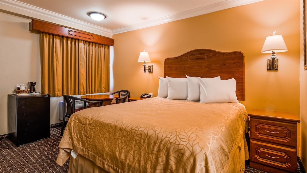 Motel6 South Gate, CA 30/56