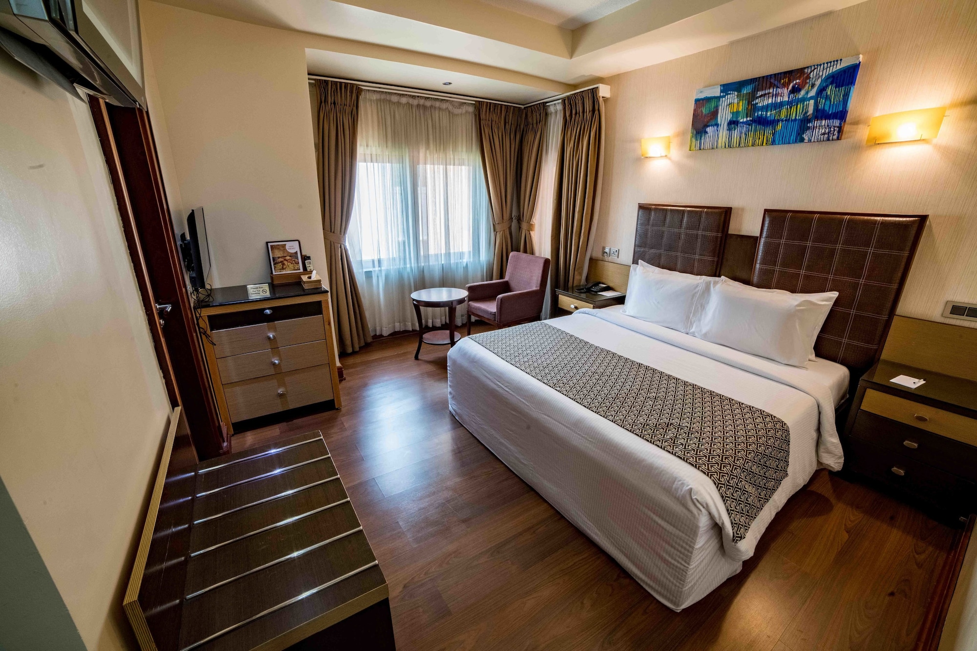 COMFORT, KING BED
