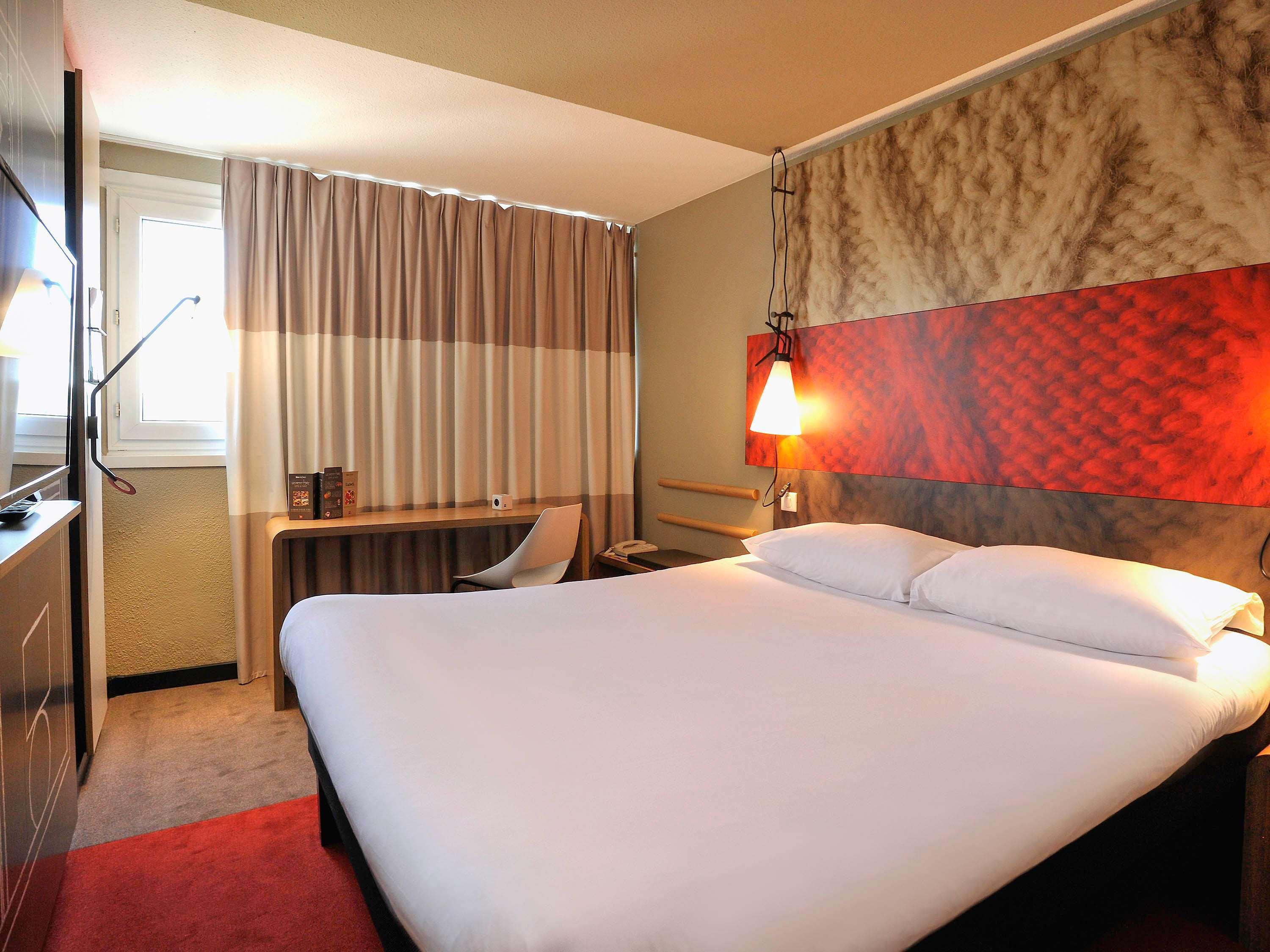 Room, Triple, Double Bed