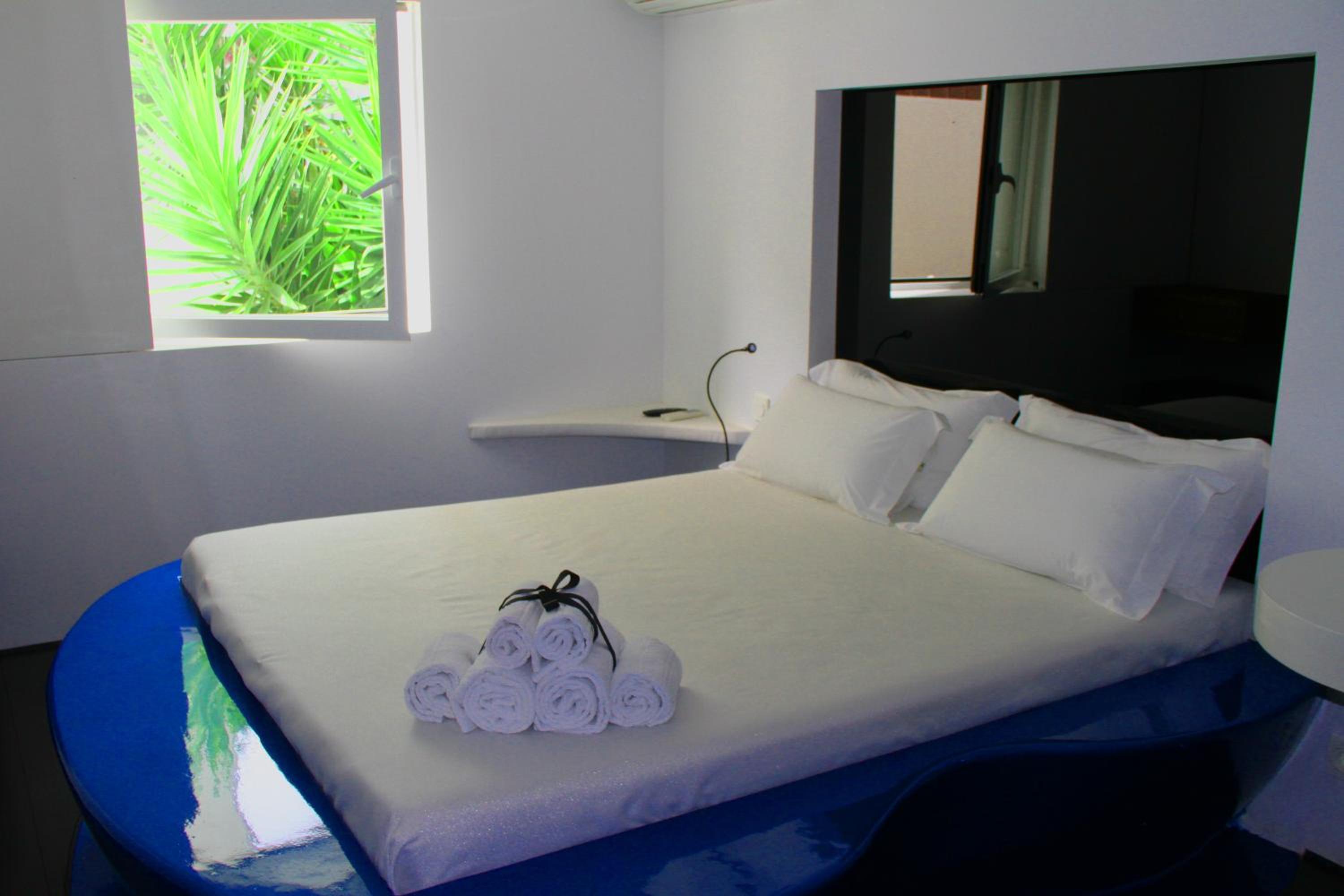 Absoluto Design Hotel 12/50