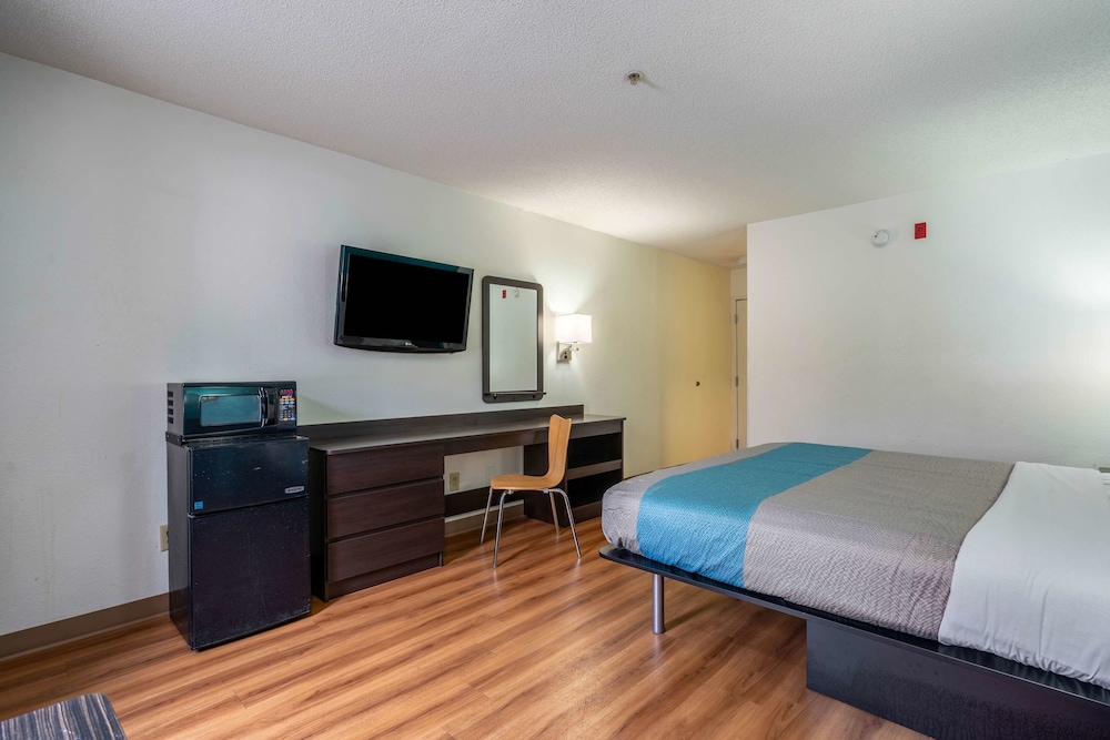 Motel6 Rocky Mount, NC 20/47