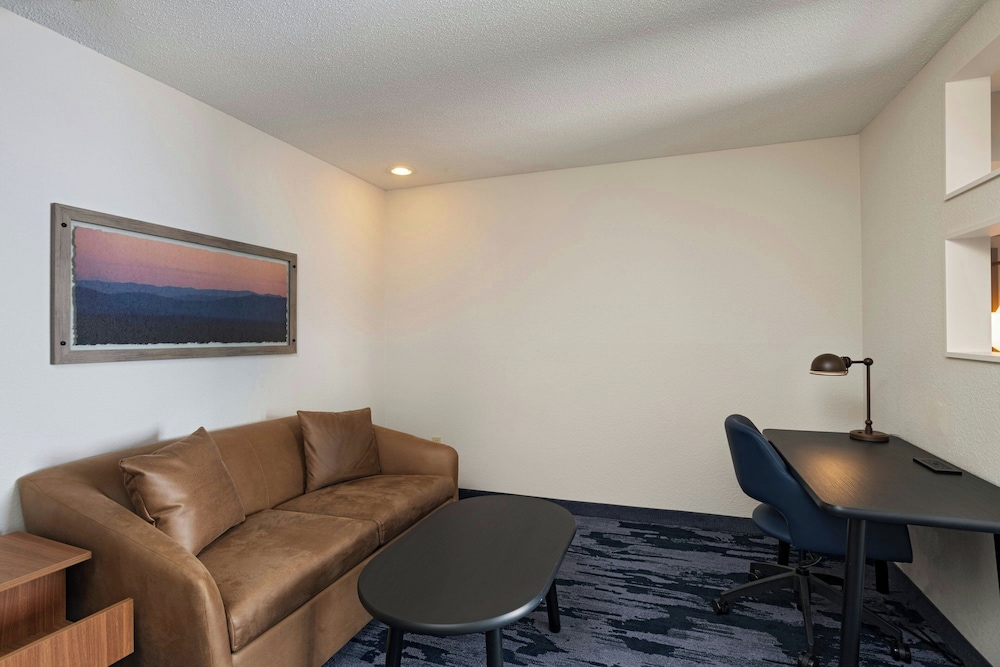 Fairfield by Marriott Inn & Suites Kansas City Airport 18/38