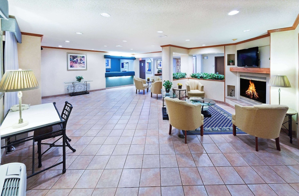 La Quinta Inn & Suites by Wyndham Las Cruces Organ Mountain 35/49