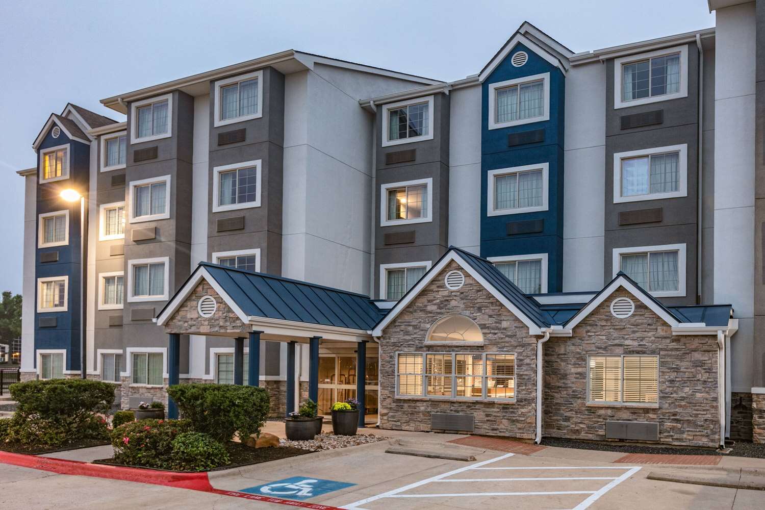 Microtel Inn And Suites Austin 33/38