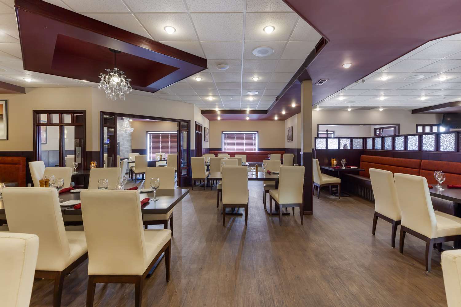 Best Western Grande Prairie Hotel and Suites 18/25