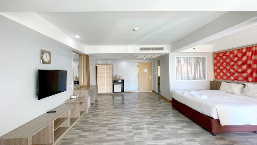 Dragon Beach Resort 28/55