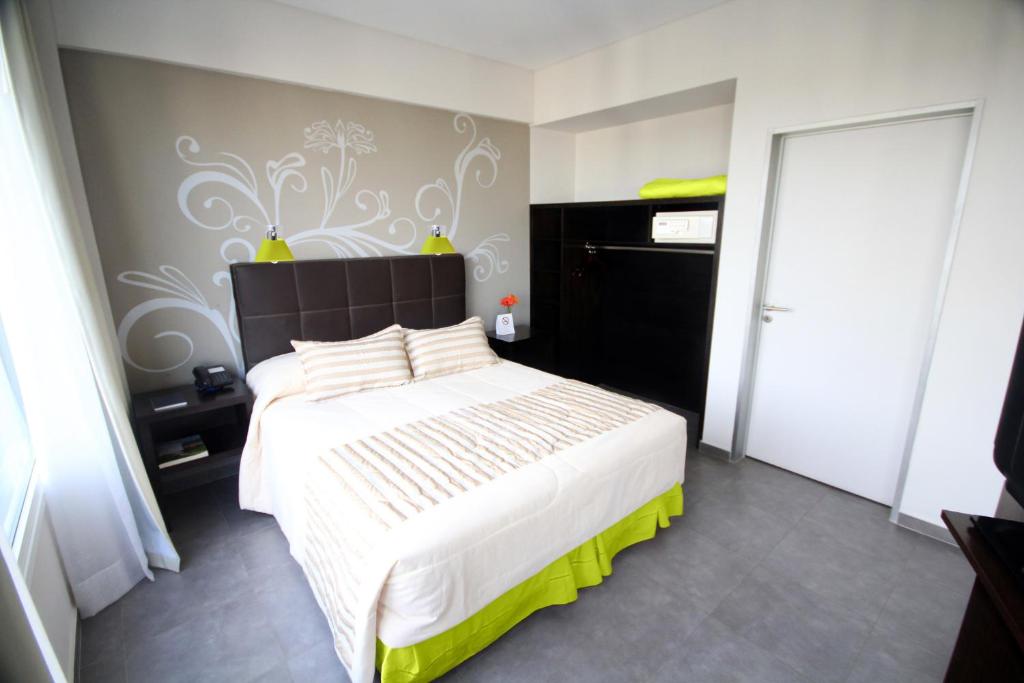 Executive, Suite