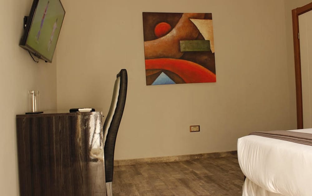 Ellyxville Hotels 22/39