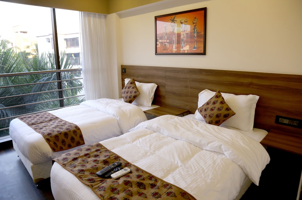 Hotel Mumbai House 17/33